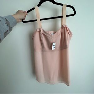 Light pink gap dot top medium